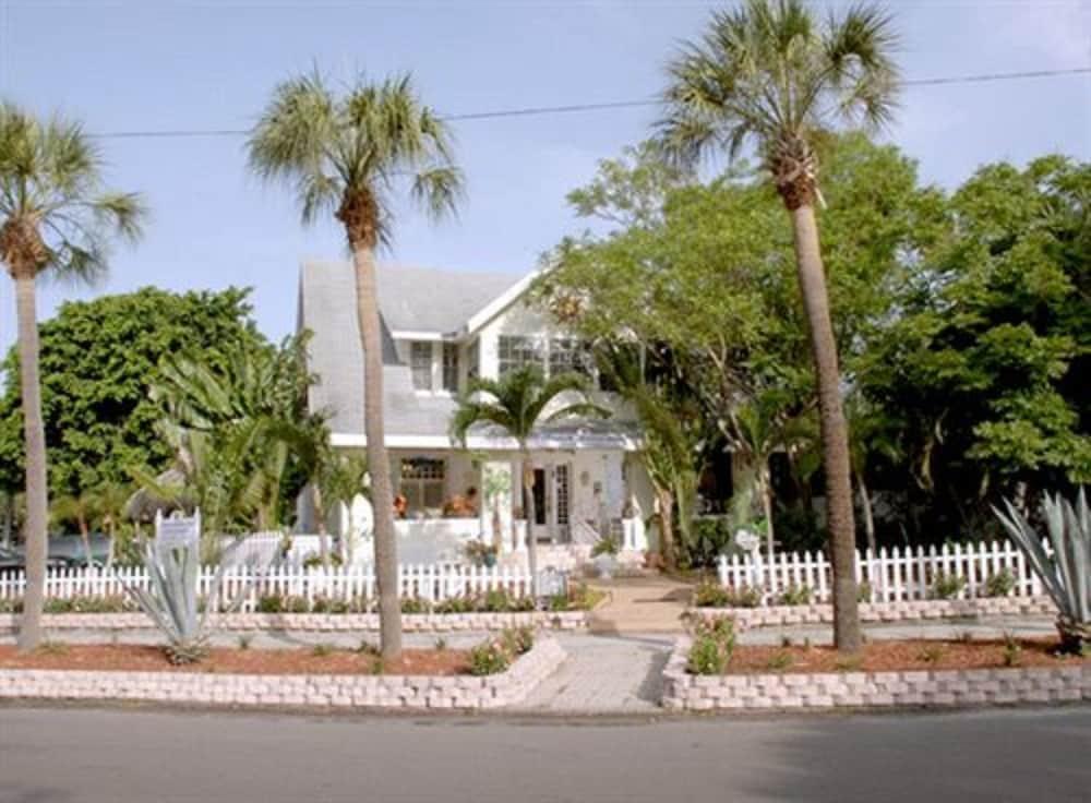 Beach Drive Inn Сент-Питерсберг Экстерьер фото